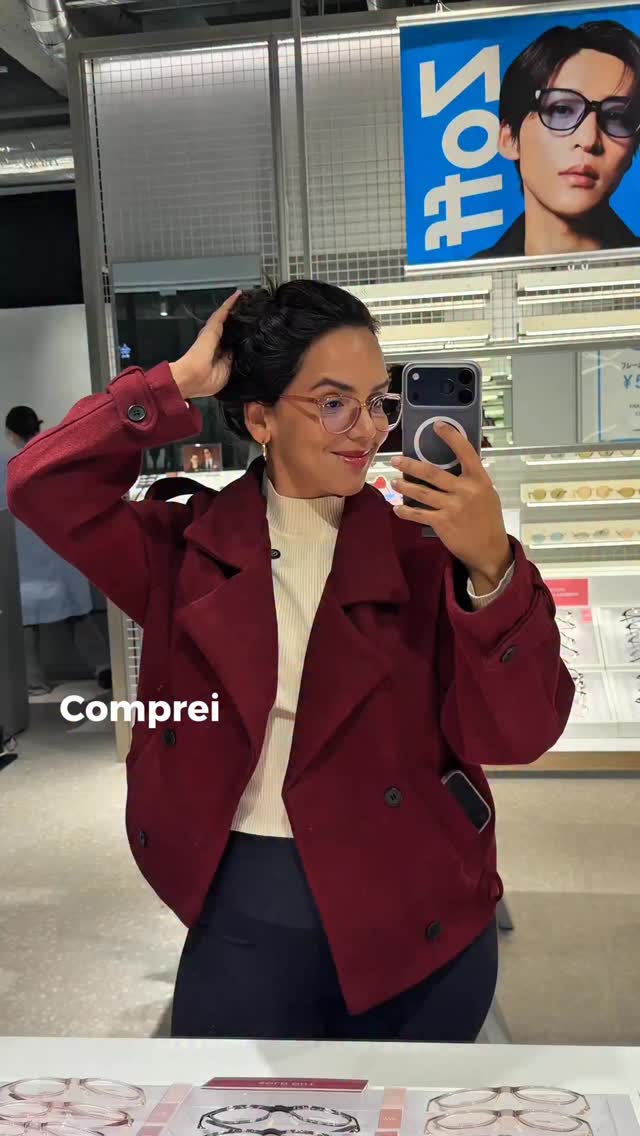 VOCÊ SABIA DISSO? 😱 Eu comprei 3 óculos por R$820, TRÊS!!! Eu achei o preço ótimo e um dos óculos ainda fiz com a lente com filtro azul.

Lembrando que eu tenho miopia e astigmatismo e comprei os óculos com a lente padrão! Óculos de sol ou lentes mais elaborados não ficam prontas em 30 minutos e sim 7 dias, viu?

Obs: achei os preços na JINS mais em conta, mas as armações da ZOFF são magníficas. Dá vontade de levar tudo pra casa!!!

Se você curtiu já salva esse vídeo e já segue @prefiroviajar  pra mais AmanDICAS do Japão!