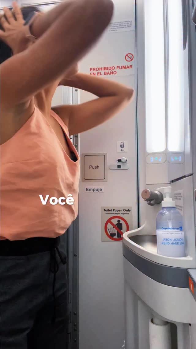Eu não vivo mais sem o meu Neutrogena®️ Sun Fresh Oil Control @neutrogenabr ❤️ No Rio, Egito, Japão, Coreia, no outono, inverno, verão, ele não sai da minha bolsa por nada!

✨Já anota a AmanDICA:

Ele é o único protetor facial com FPS 80* de verdade que controla a oleosidade da pele por até 12h e ele ainda combate os 5 principais desafios da pele oleosa: brilho, acne, poros visíveis, marcas de acne e hidratação sem pesar.

✨Atenção ✨
- É necessária a reaplicação do produto a cada 2 horas para manter a efetividade da proteção solar.
- Protetor solar com textura ultrafluida e benefício antioleosidade (Fonte: Nielsen Scantrack Jun’25). Valor de FPS declarado em rótulo.

#SquadNeutrogena #publi #NEUTROGENA