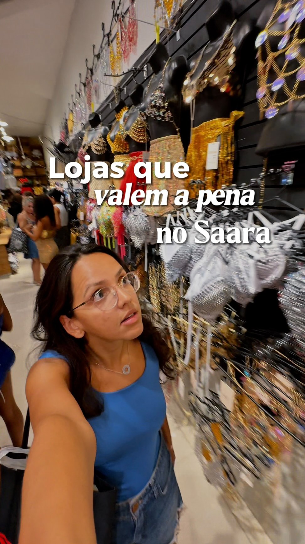 Deixei AQUI todos os endereços 👇 Já compartilha essa AmanDICONA, porque eu levei 6h para que vocês comprassem tudo em 1 horinha 😆🤭

✨Fenda dos Biquínis | Rua da Conceição 57

✨Barraca do Eduardo | Rua da Alfandeja 219

✨Meias e Variedades | Rua da Alfandeja 202

✨Dimona Bazar | R. Senhor dos Passos 227

✨Sisay Acessórios | Rua da Alfândega 238  ✨Lumir | R. da Conceição 60

✨Maitaly Acessórios | R. Senhor dos Passos 159

Ⓜ️ COMO CHEGAR NO SAARA
A estação de metro Uruguaiana já é no fervo de tudo! Dá para fazer tudo a pé e com a minha listinha de lojas você nem precisa ficar batendo perna para comparar preços!

💡AmanDICA: a maioria das lojas do Saara vende em ATACADO (mais barato) acima de 5 peças variadas! #carnaval #saara #riodejaneiro