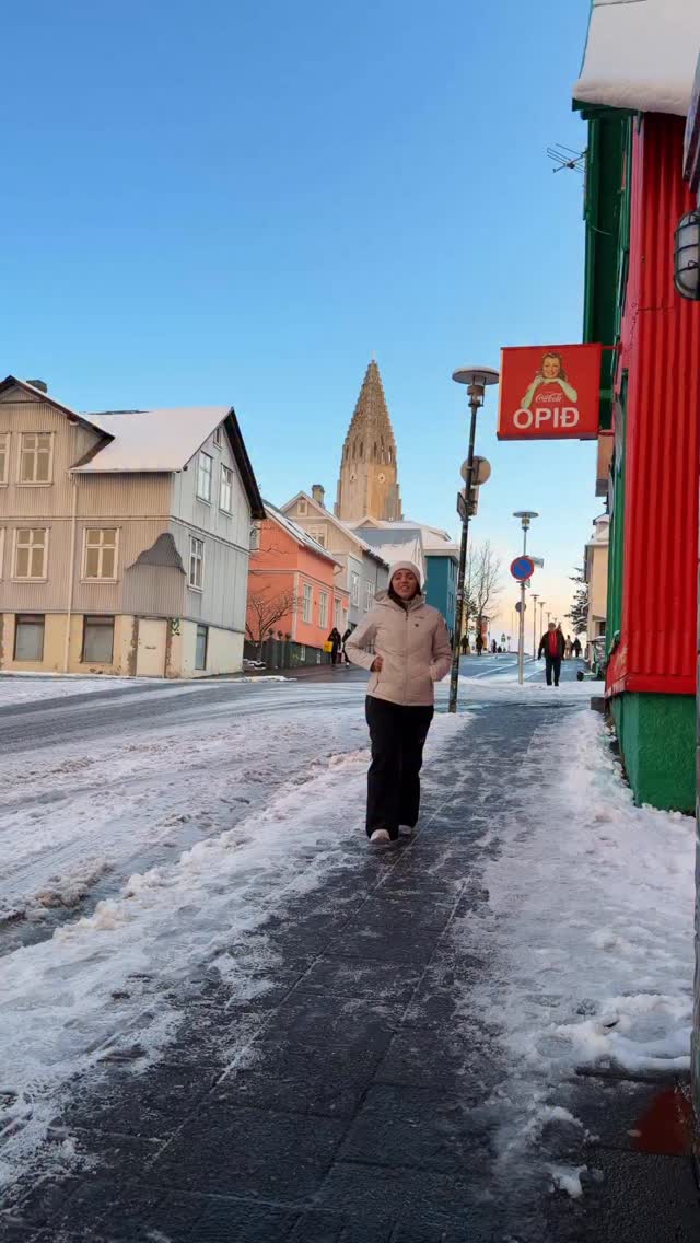 CHEGUEI NA ISLÂNDIA 🇮🇸🥹 Já gruda nos stories porque nos próximos dias vamos dar a volta a ilha com a @bullexpedicoes heein! Serão 10 dias fazendo o clássico Golden Circle e conhecendo todos os cantinhos cinematográficos desse país que eu tanto sonhei em conhecer ✨🥹

E pra ficar ainda melhor, eu já garanti um descontinho para vocês em todos os pacotes da @bullexpedicoes … é só dizer que foi recomendação da AmanDICA aqui 😉🤑