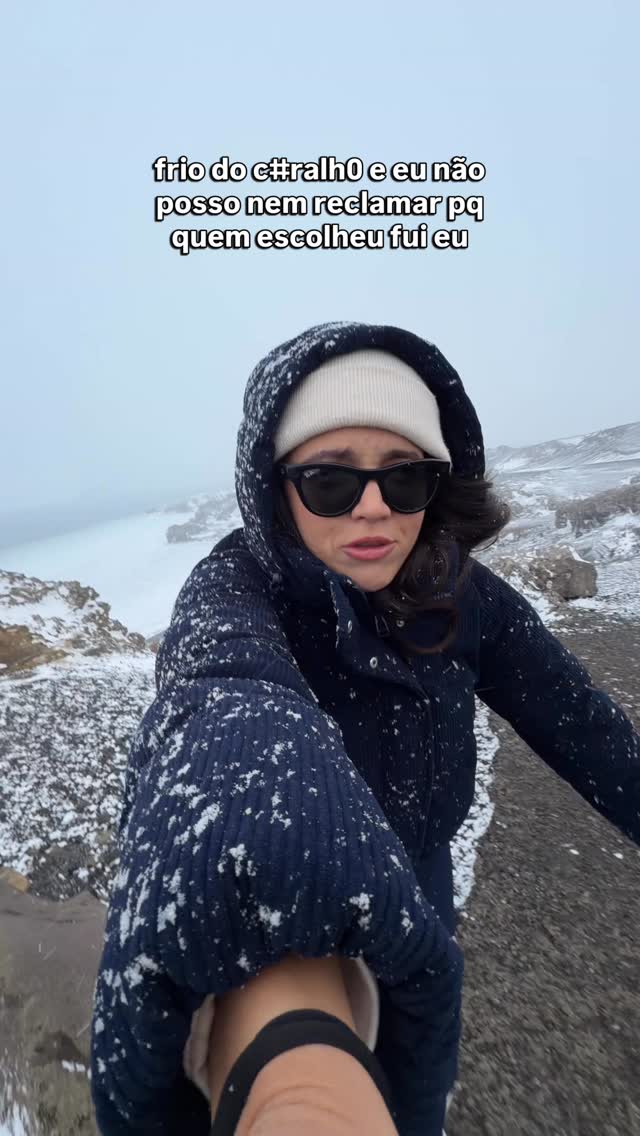O que dizer do clima ameno da Islândia? Por isso, que roupa impermeável a é negociável nessa viagem. É sol, chuva, vento, neve, tudo em 15 minutos 🤭

✨Descontos pra sua viagem✨

📱Chip internacional @holafly_pt cupom: PREFIROVIAJAR
🩺 Seguro viagem @assist365br cupom: PREFIROVIAJAR 
🇮🇸 Viagens para Islândia @bullexpedicoes cupom: PREFIROVIAJAR

#islandia #iceland #meme