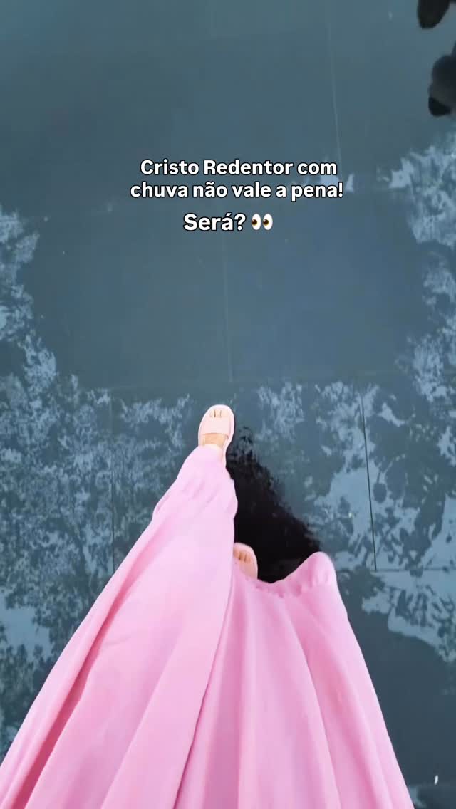 Será? 👀 Hoje foi dia de ver o nascer do sol no Cristo Redentor e apesar da chuva, eu e @nathrodriguesph arrasamos com essa poça, vai? 🤍

Inclusive, você sabia que tem como entrar no Cristo antes de abrir para o público para ver o nascer do sol? Essa é uma das Experiências Priceless da @mastercardbrasil e você pode reservar online! Já anota a AmanDICA 😍

#cristoredentor #naotempreço #mastercardpriceless