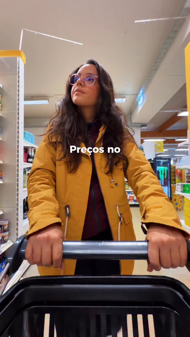 O QUE VOCÊ ACHOU? 🤔 🇮🇸 Eu confesso que o supermercado Bônus foi o que me salvou na Islândia! O país é basicamente uma ilha com o clima bem extremo, então, grande parte dos alimentos são importados!

⚠️ ATENÇÃO: na Islândia, eles tem muitos produtos proteicos no supermercado que são bem mais em conta do que o Brasil, eu achei beeeem de boa os preços, viu?

Lembrando que todos os meus seguidores tem um super desconto nas viagens para a Islândia da @bullexpedicoes  com o cupom PREFIROVIAJAR, viu? APROVEITA 😉

✨Mais Descontos pra sua viagem 👇✨

📱Chip internacional @holafly_pt cupom: PREFIROVIAJAR
🩺 Seguro viagem @assist365br cupom: PREFIROVIAJAR