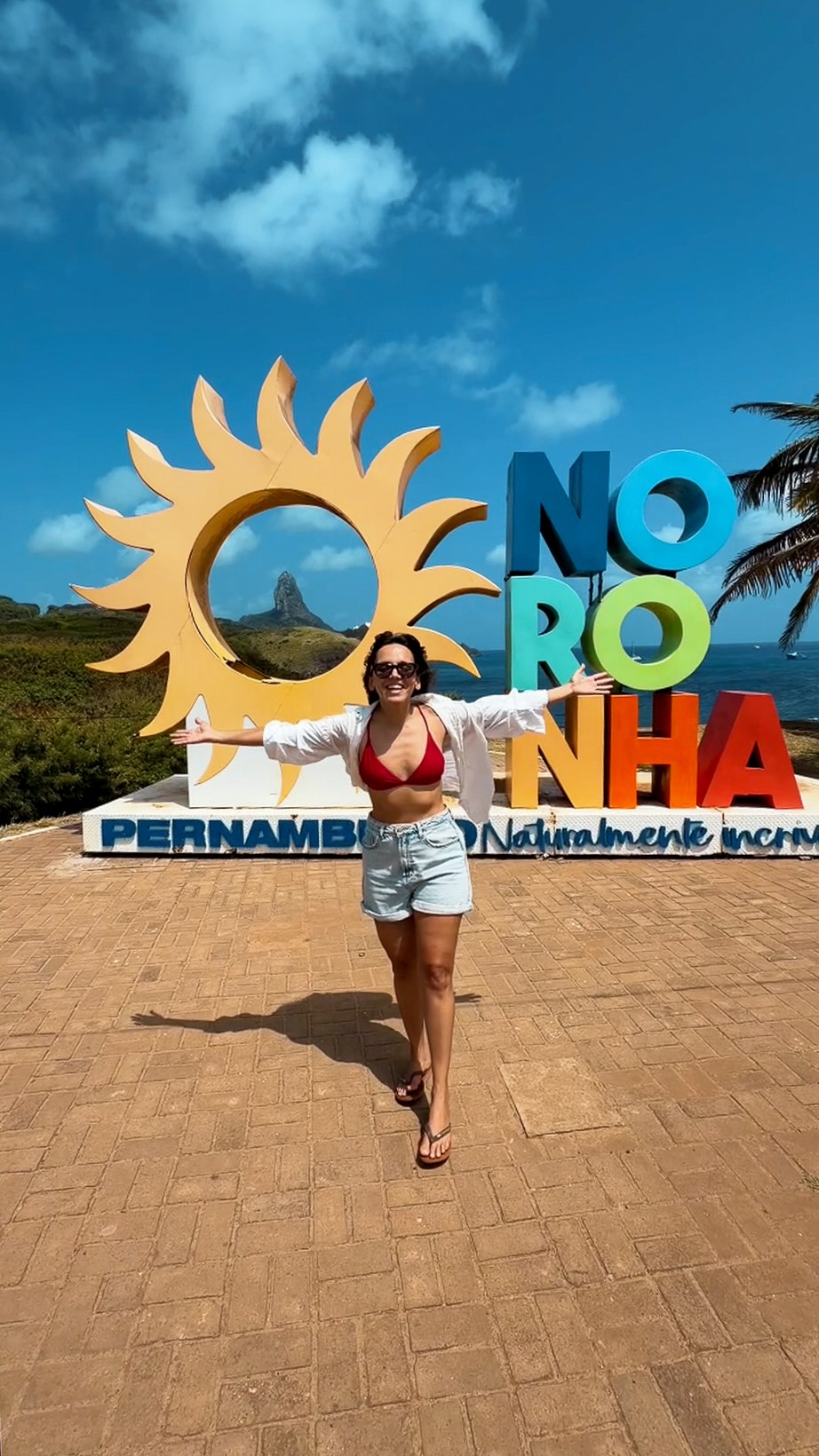 Minha 4ª vez no paraíso 🩵 Eu sou completamente apaixonada por Fernando de Noronha!!!

Desde 2019, a família @akoyanoronha e do @lito.noronhafotos me recebem de braços abertos e me ajudam a compartilhar muitas AmanDICAS com vocês! Todos são nativos da ilha e cada viagem é sempre um novo aprendizado! E vocês, estão prontos, para mais essa aventura?

🤑 Lembrando que com o cupom PREFIROVIAJAR vocês tem um desconto especial em todos os passeios da @akoyanoronha , viu?! #noronha
