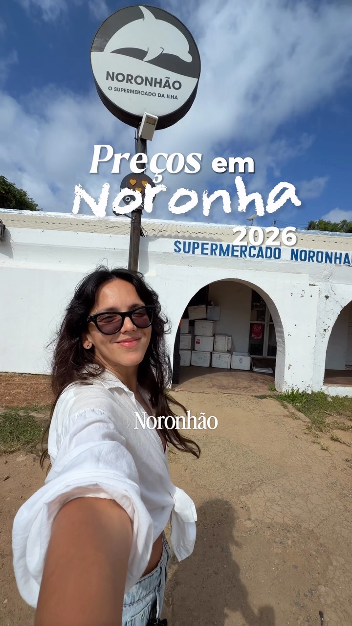 O QUE VOCÊ ACHOU? 👀🤔 Os preços em Fernando de
Noronha sempre geram polêmica, mas, eu particularmente acho que dá super para economizar e comer super bem comprando coisas no supermercado e cozinhando!

Lembrando que quase tudo na ilha chega de barco e por isso, o frete é bem alto. É bem comum ir acabando os produtos, principalmente, o ovo e as frutas. Por isso, eu sempre levo comigo na mala de mão para ter pelo menos nos primeiros dias!

Curtiu a AmanDICAS? Então, já salva esse reels e compartilha com quem vai com você para Noronha ✨🩵
