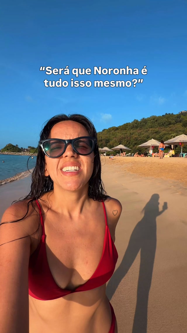 É TUDO ISSO… e mais um pouco ✨🩵 Fernando de Noronha é um dos lugares mais LINDOS que eu conheço no mundo e merece todo o hype SIM!

Se você gosta de mar, Noronha é um verdadeiro paraíso. Um aquário natural com muuuuita vida marinha! Eu sou APAIXONADA, já fui 4x e já estou planejando a quinta haha

Noronha pode ser MUITO caro? PODE! Mas, também existem pousadas super econômicas como a Brothers Noronha com diárias de R$350 o casal, ônibus público, supermercados, quentinhas, restaurantes mais simples e MUITAS paisagens que você pode conhecer sem pagar nada.
 Então, se você sempre quis conhecer Noronha e achava que não cabia no bolso, corre nos meus destaques e no meus stories porque tem MUITA AmanDICA para te ajudar a tornar Noronha um sonho possível.

✨Lembrando que todos meus seguidores tem DESCONTINHO nos passeios da @akoyanoronha heeein!!!