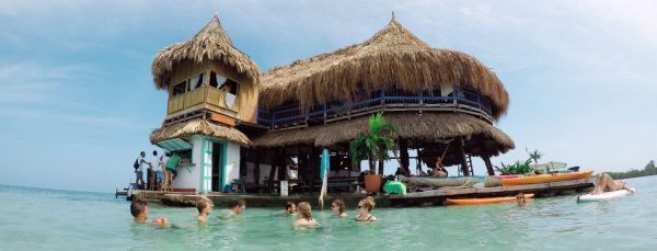 hostel casa en el agua